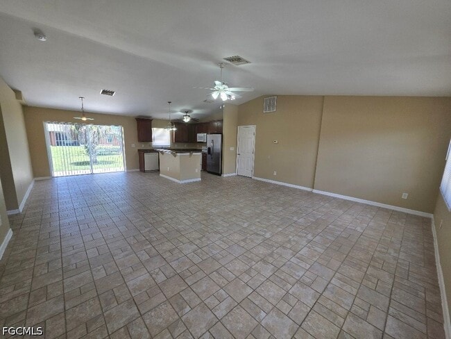 Building Photo - 348 Rancho Ave