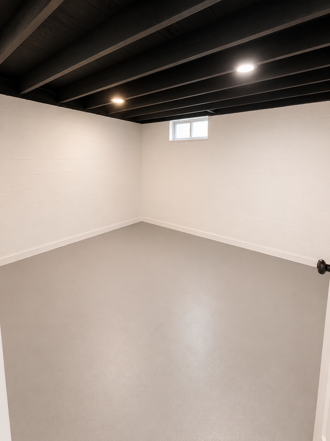 Building Photo - Newly Rehabbed 3-Bedroom Home with Modern Finishes & Fenced Backyard