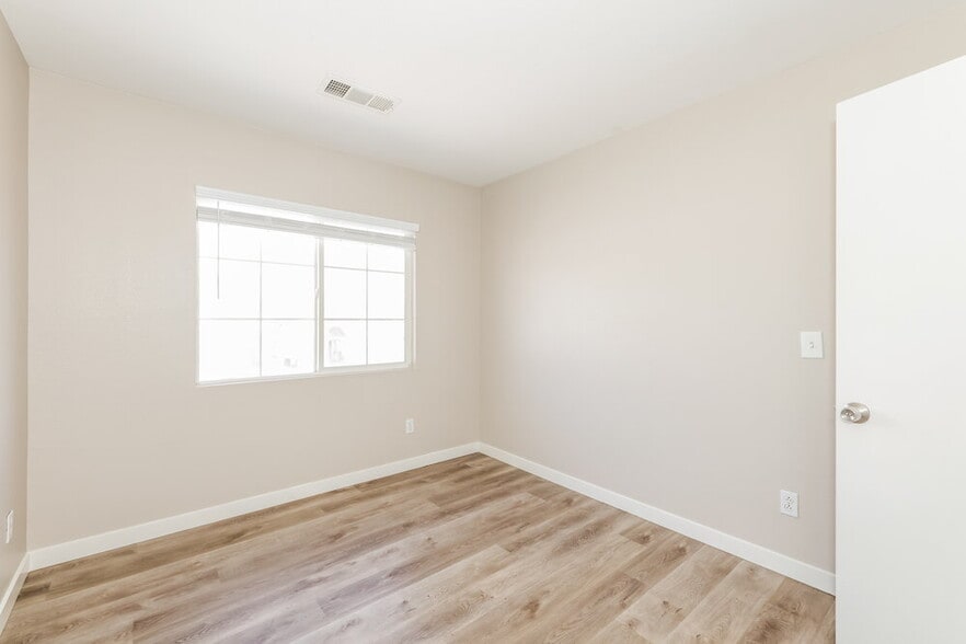 Building Photo - 951 Ostrich Fern Ct
