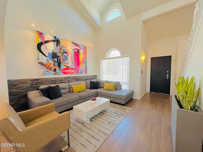 Building Photo - 7804 Plaza Blanca St