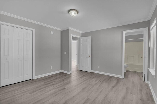 Building Photo - 1040 Thomasville Estates Wy SE