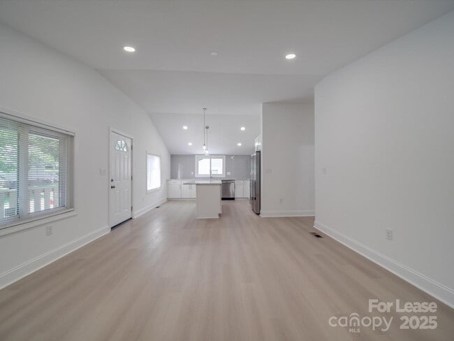 Building Photo - 1012 Wood St