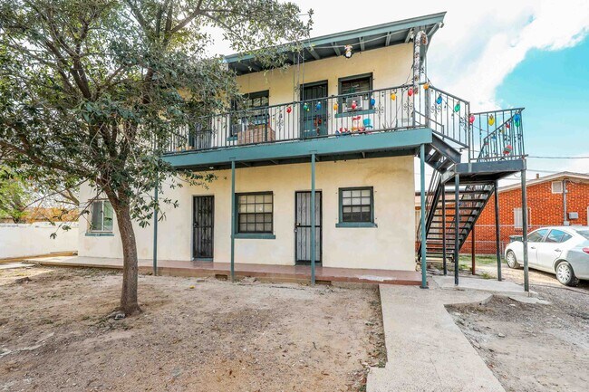 Building Photo - 311 Matamoros St