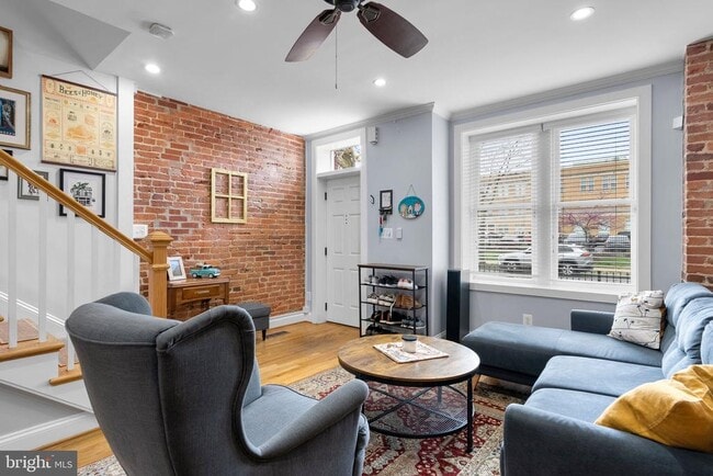 Building Photo - 1417 1st St NW