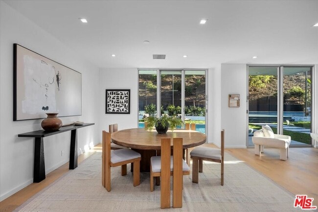 Building Photo - 1836 Loma Vista Dr