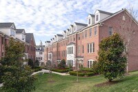 Building Photo - 2638 S Kenmore Ct