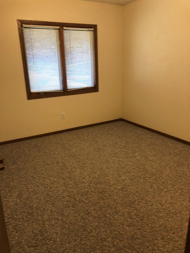 Building Photo - 1925 Pulpit Rock Ln