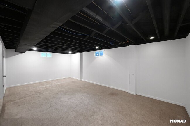 Building Photo - Spacious 4BR House in Denver