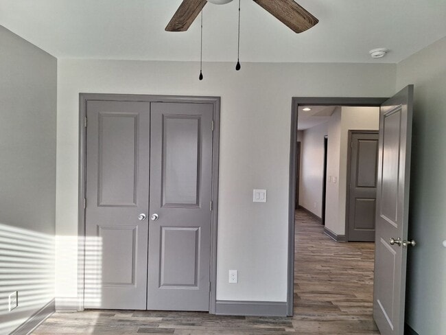 Building Photo - NEW DUPLEX Conveniently located to 40 West