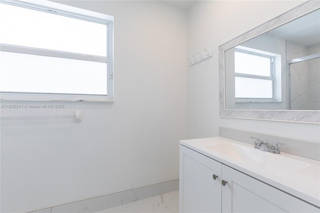 Building Photo - 1430 NW 154th Ln
