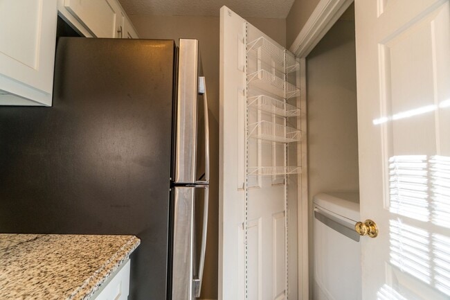 Building Photo - Beautiful 3 Bed 2 Bath home located in Greensboro!