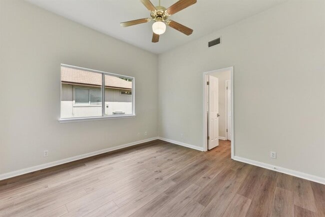 Building Photo - 906 Jasmine Trail