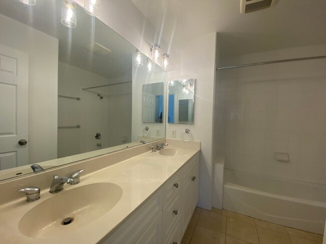 Building Photo - The Heart of Waimea 3BR/2BA with AC, Vaulted Ceilings, and Yard Service!