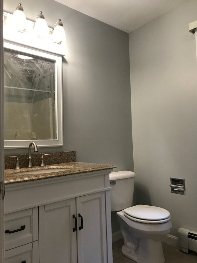 Building Photo - Scarborough-Sage Brush Drive: Lovely Colonial 3BR and 1.5BA available now $3,500.00 per month