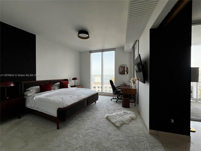 Building Photo - 901 Brickell Key Blvd