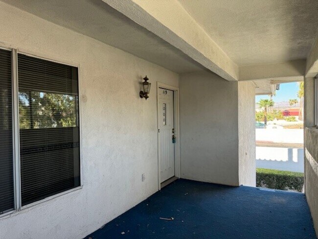Building Photo - 2BR Condo w/Marina and Dock-Gated Waterfro...