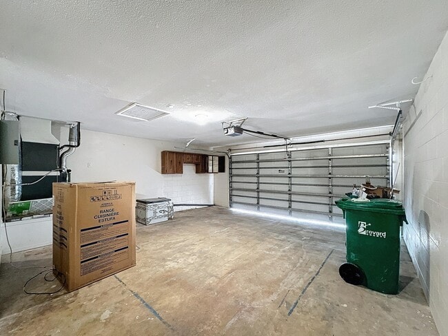 Building Photo - 1545 Polaris St