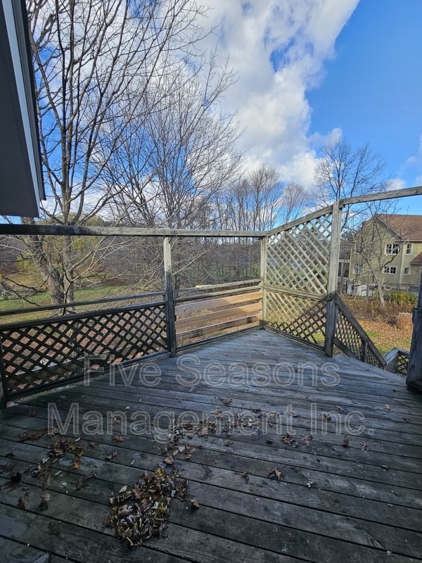 Building Photo - 328 Browns Trce