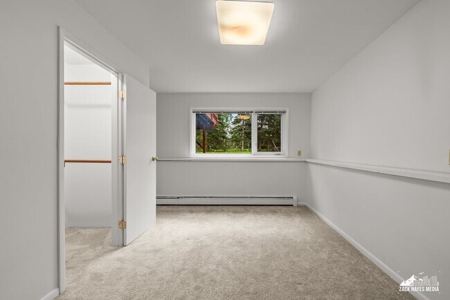 Building Photo - 4071 MacInnes Street