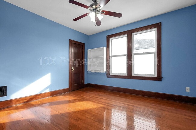 Building Photo - 275 N Warren Ave