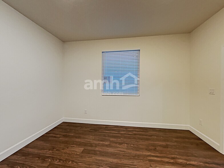 Building Photo - 5100 W Bellevue St