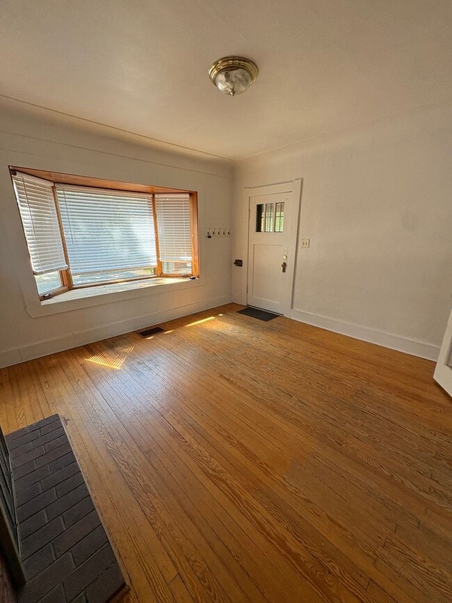 Building Photo - Charming 3BR Home Just Blocks from Washington Park with Garage & Storage