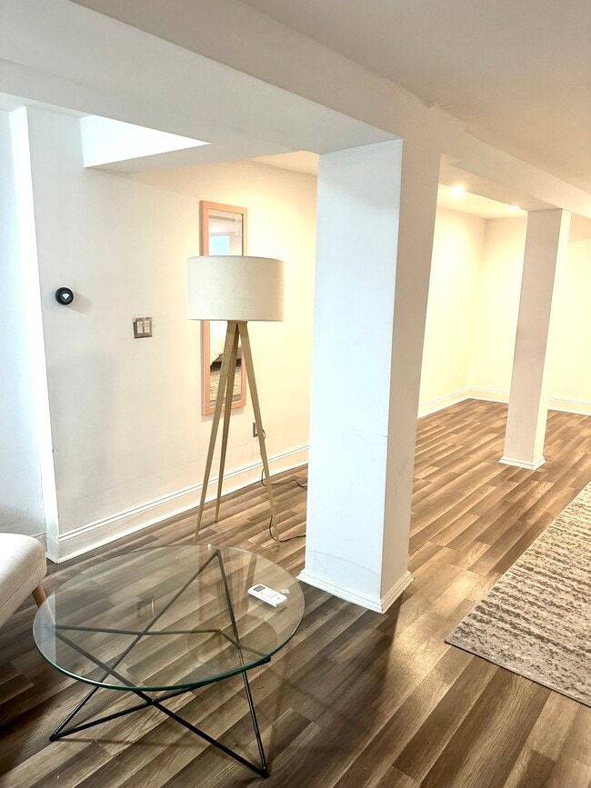 Building Photo - 308 Clifton Plz