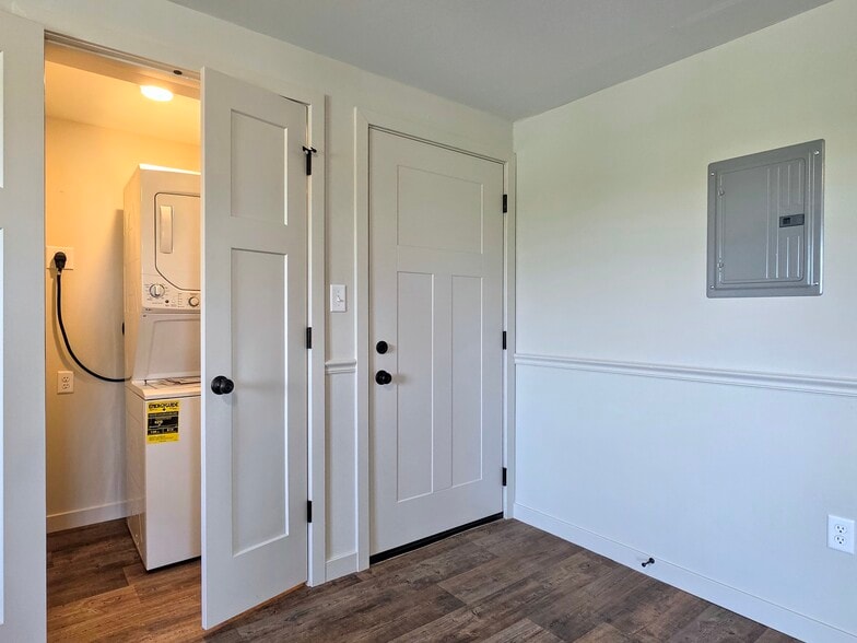 Building Photo - 2618 Creek Hill Rd