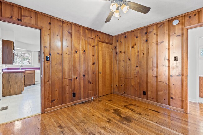 Building Photo - 2057 Heather Way