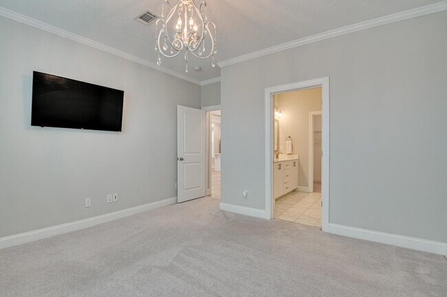 Building Photo - 596 Vinings Dr