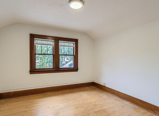 2nd Floor Bedroom #1 - 901 21st Ave SE