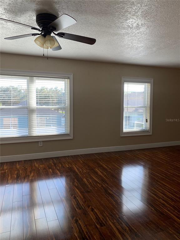 Building Photo - 2220 Heathwood Cir