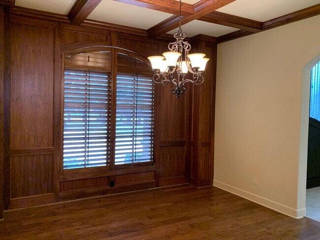 Building Photo - Luxury Garden Home In Tanglewood Terrace!!