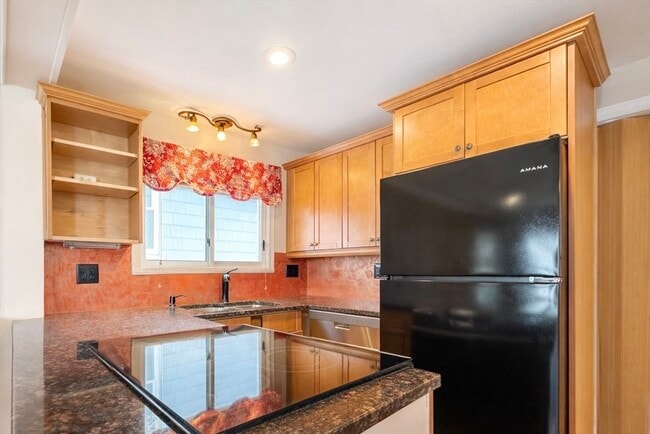 Building Photo - 100 Water St