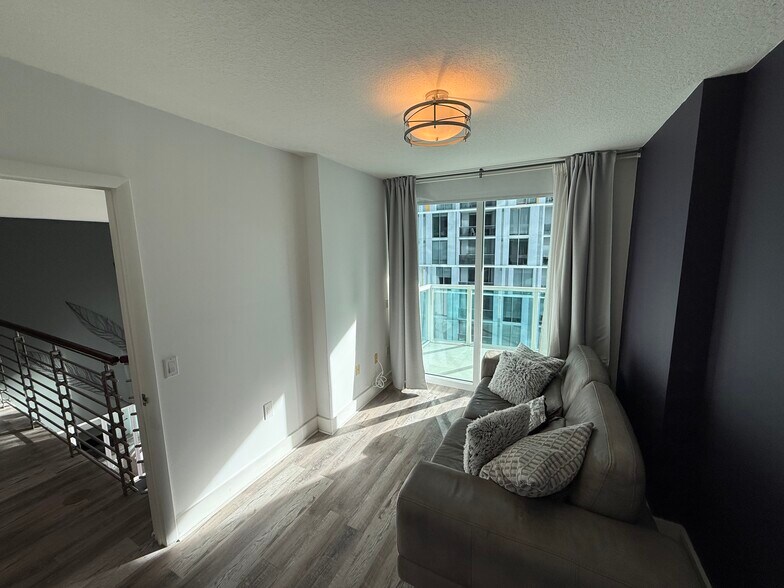 Building Photo - 31 SE 5th St