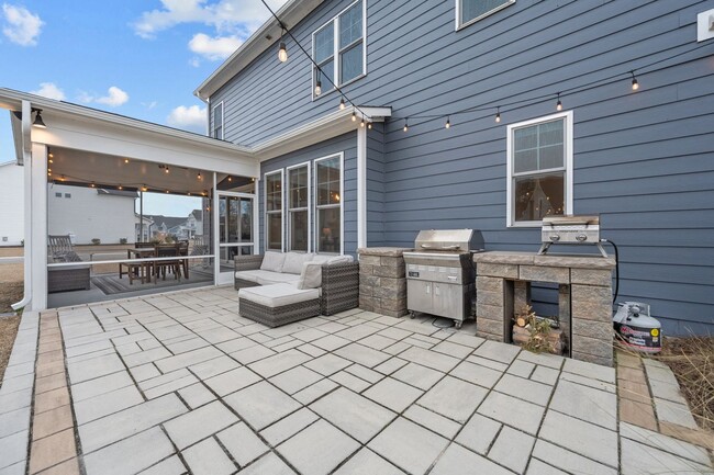 Building Photo - Exquisite 4 Bedroom/4 bath home in the Wyn...
