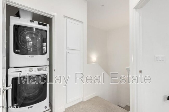 Building Photo - 1918 E Bridgeport Pkwy