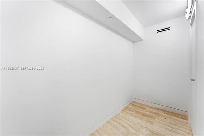 Building Photo - 5900 Collins Ave