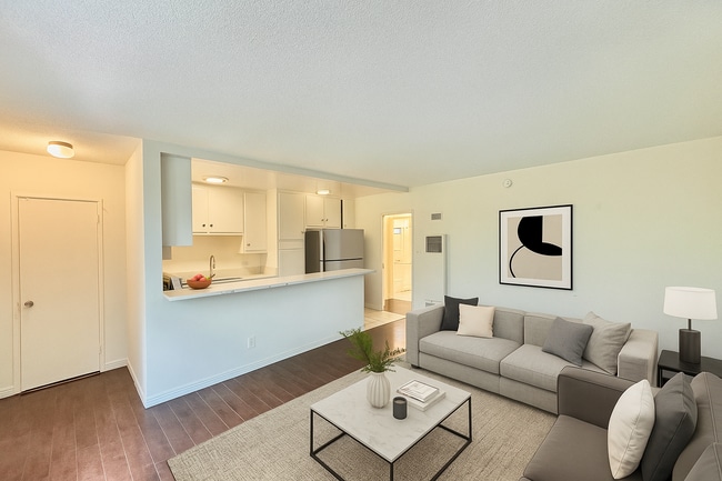 Building Photo - 3718 Mentone Ave