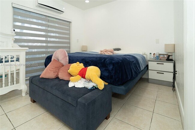 Building Photo - 298 E 3rd St