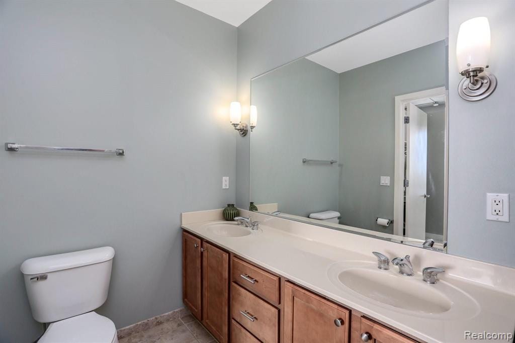 Building Photo - 350 N Main St