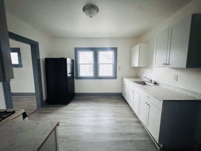 Building Photo - 12713 Craven Ave