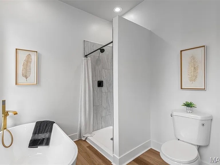 Master Bathroom - 3647 Pennsylvania Ave