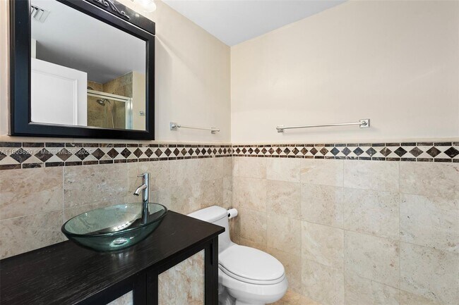 Building Photo - 4775 Collins Ave
