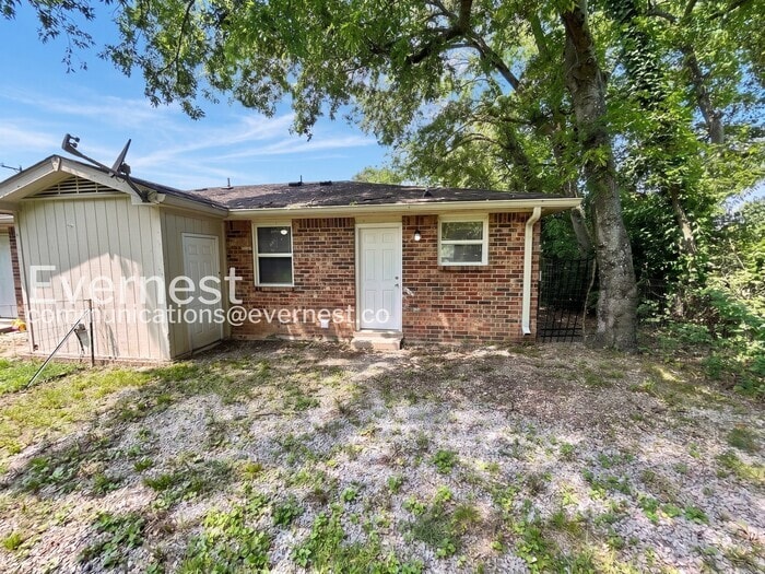 Building Photo - 1176 Sioux Terrace