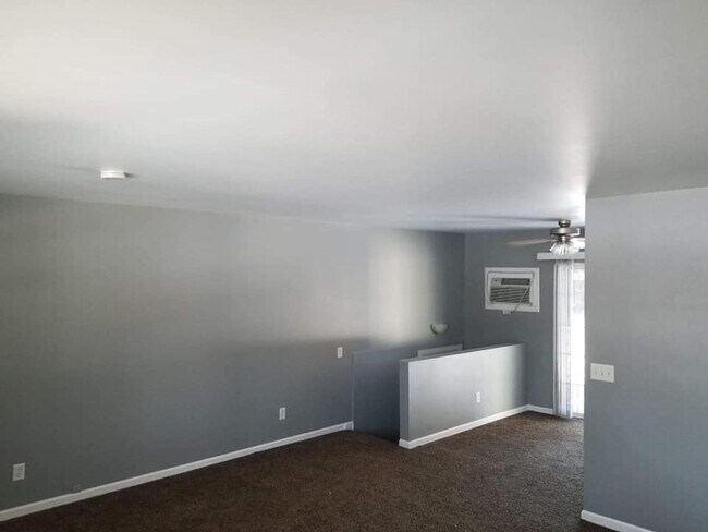 Building Photo - 1120/1122 E. Northwood Drive