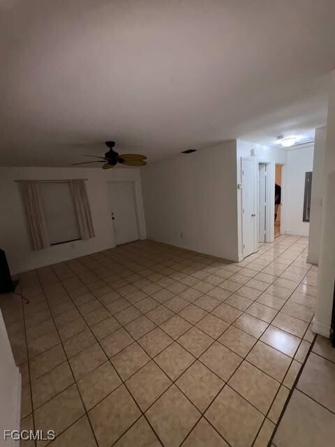 Building Photo - 18645 Holly Rd