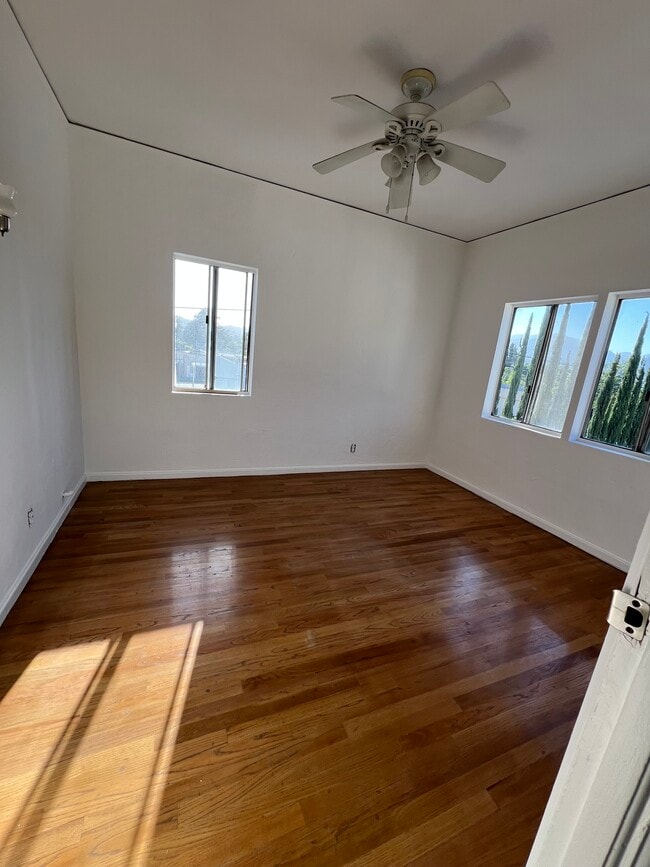 Building Photo - 27 E Montana St