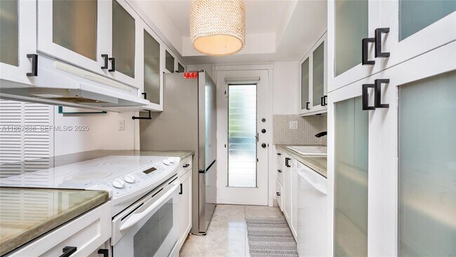 Building Photo - 195 Sunrise Dr