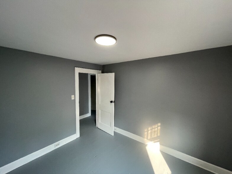 Building Photo - 1750 Urbana Rd